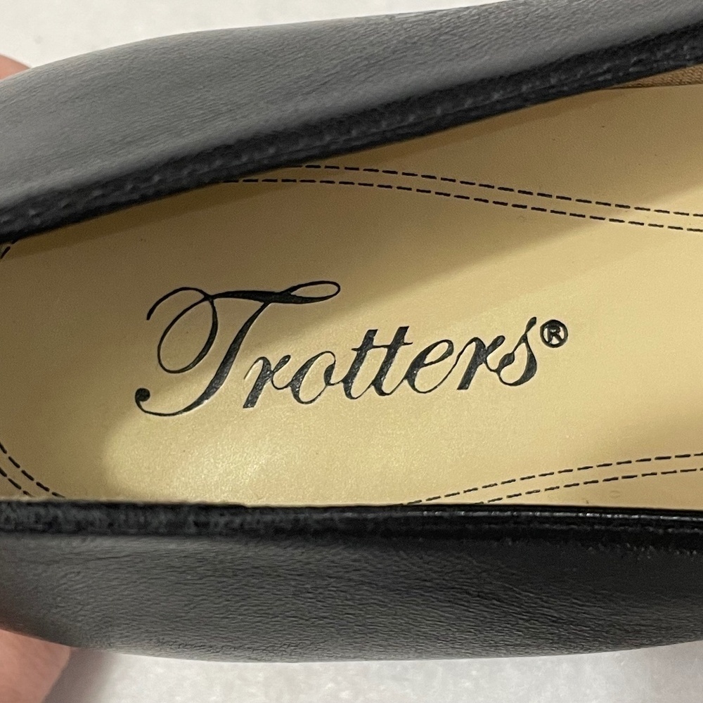TROTTERS Womens Black Kari Round Toe Block Heel Slip‎ On Neutral Pumps 8 N - Picture 13 of 13